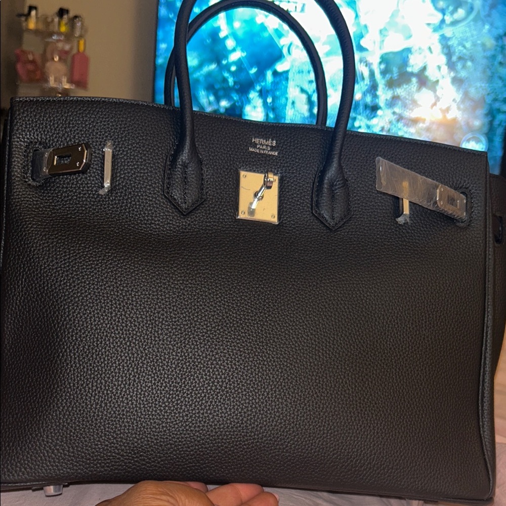 Elegant Black Hobo Bag